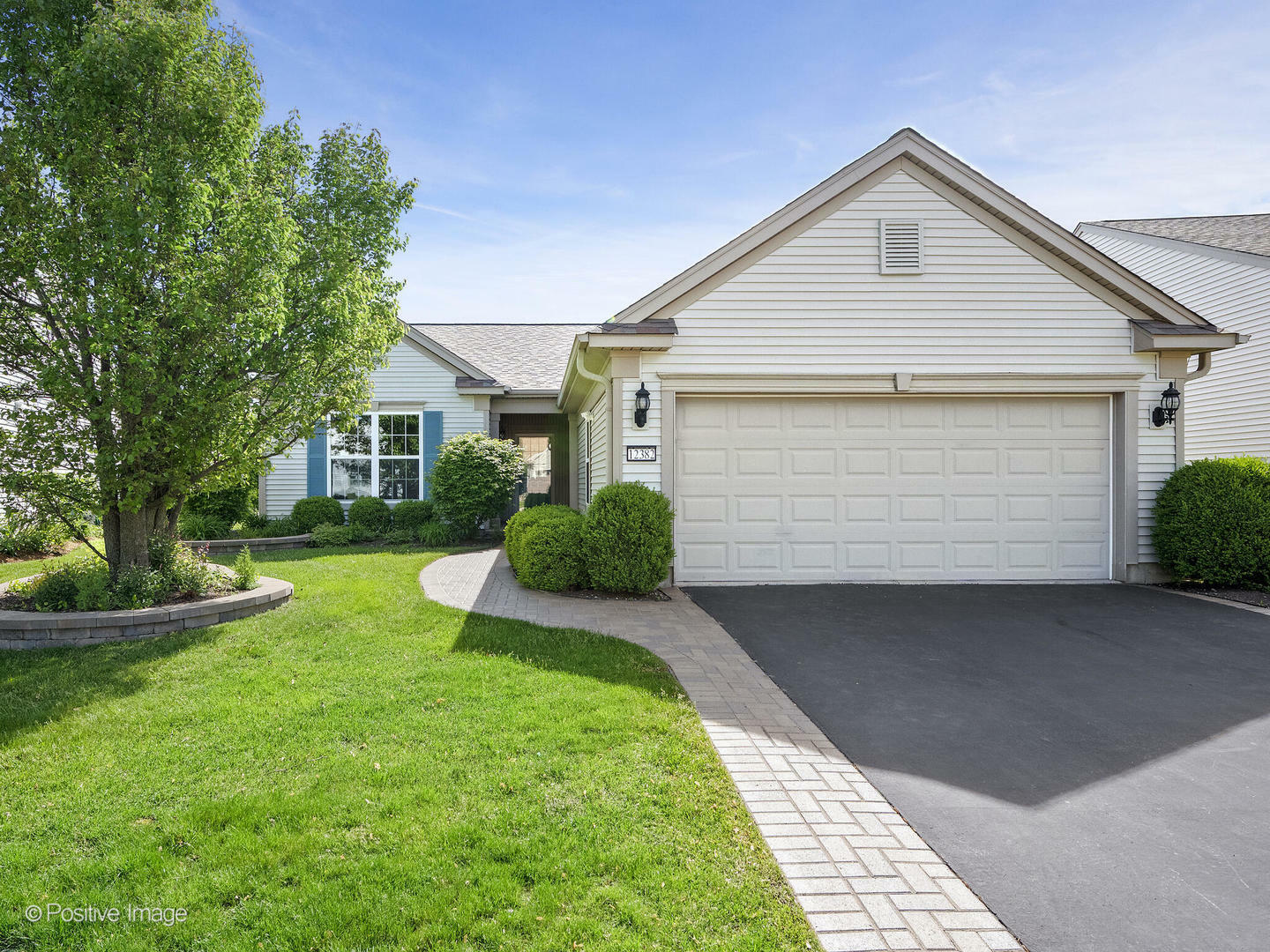 Property Photo: 12382 Scarlet Drive IL 60142