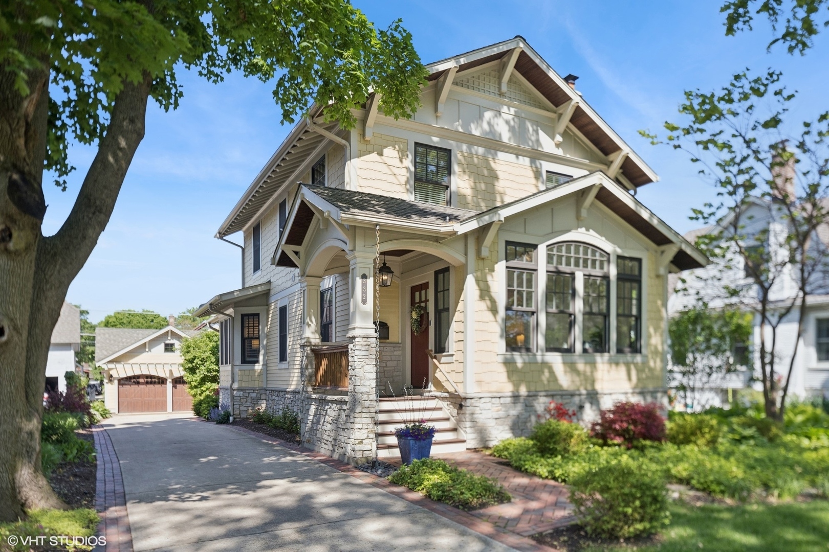 Property Photo: 332 S Stone Avenue IL 60525