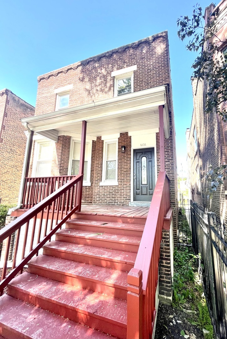 Property Photo: 1426 N Central Park Avenue IL 60651