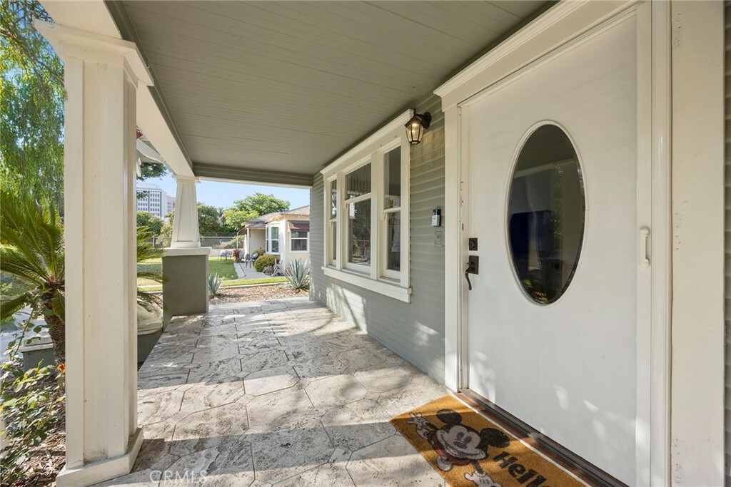 Property Photo:  522 S Helena Street  CA 92805 