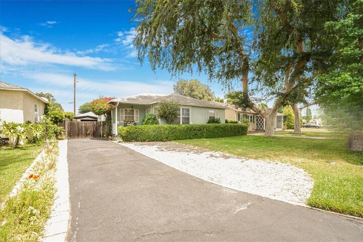 Property Photo: 2923 Ashmont Avenue CA 91006