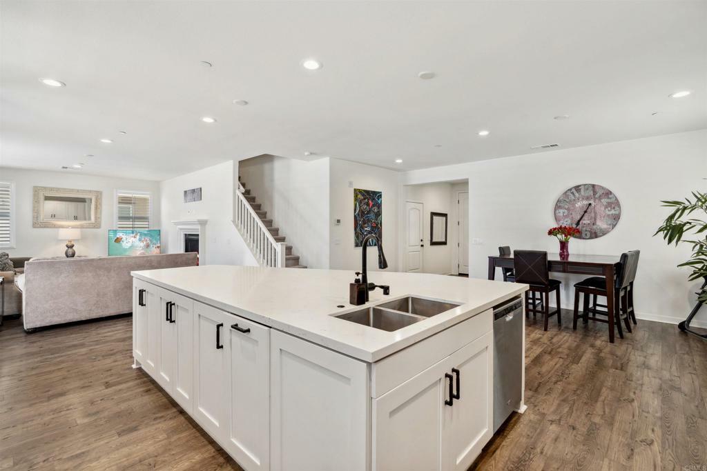 Property Photo: 4203 Calle Del Vista CA 92057