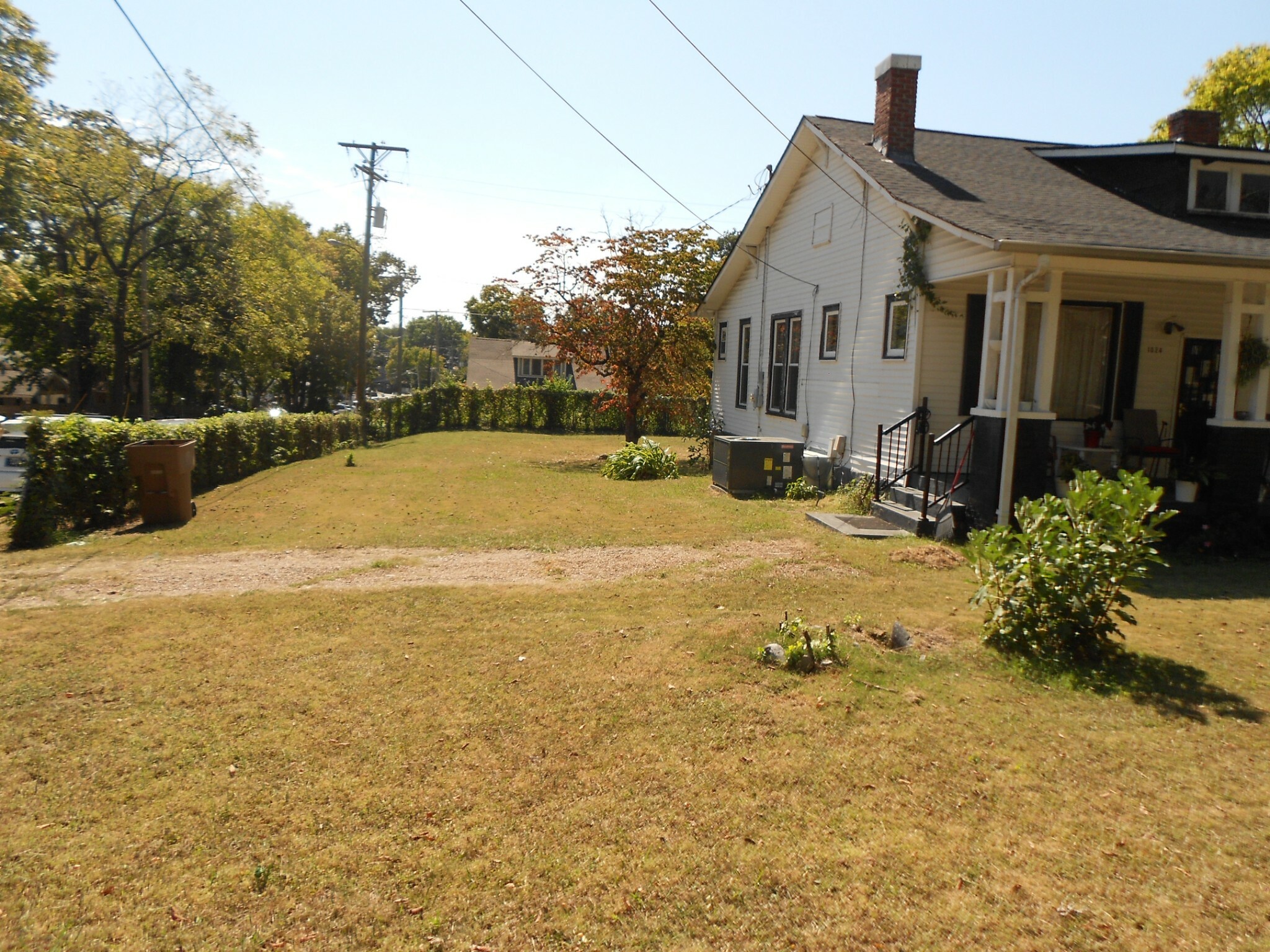 Property Photo: 1024 Cahal Ave TN 37206
