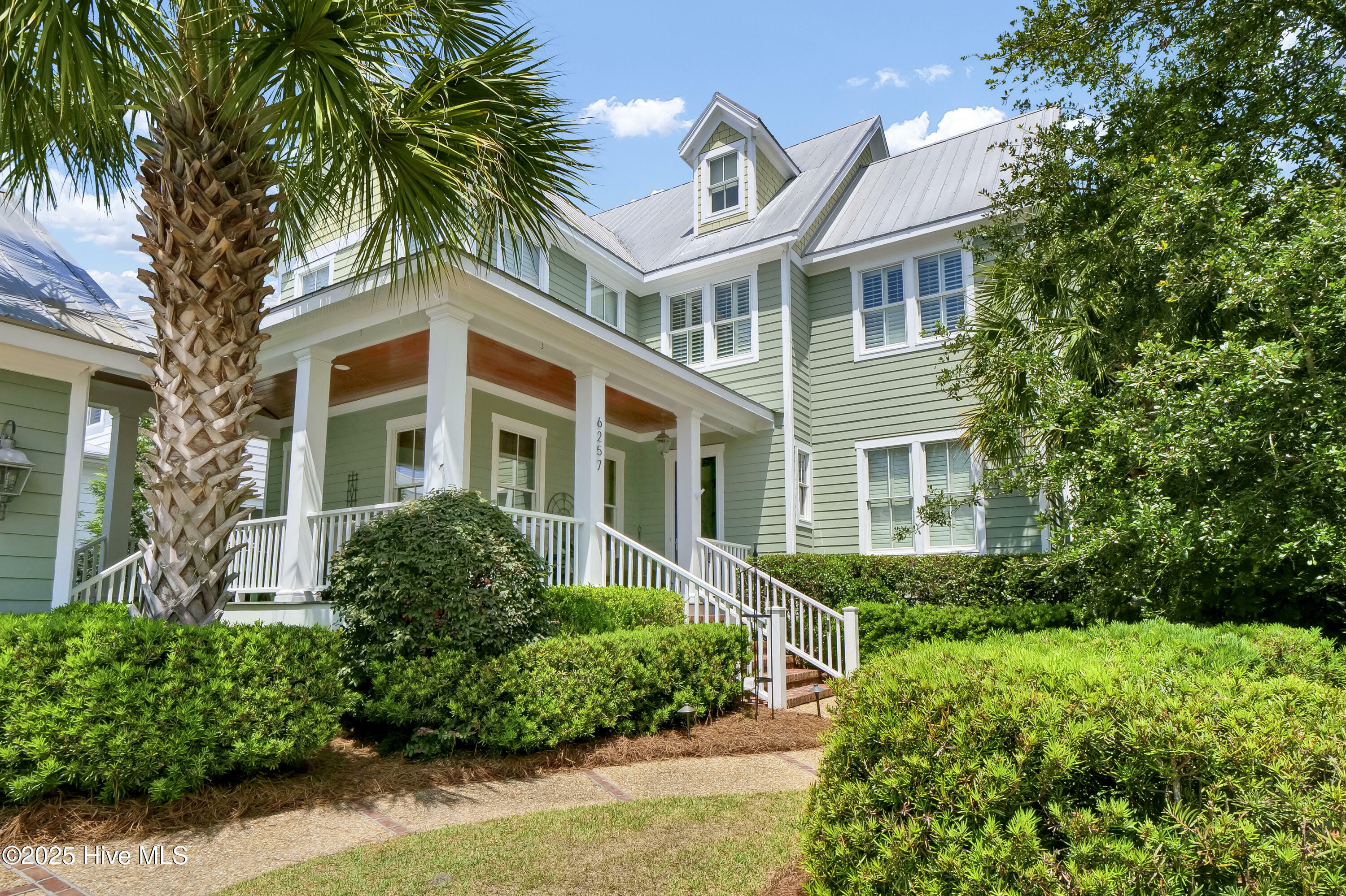 Property Photo: 6257 Chalfont Circle NC 28405
