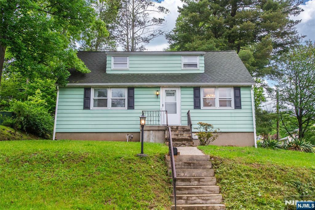 Property Photo: 33 Lorelei Road NJ 07052