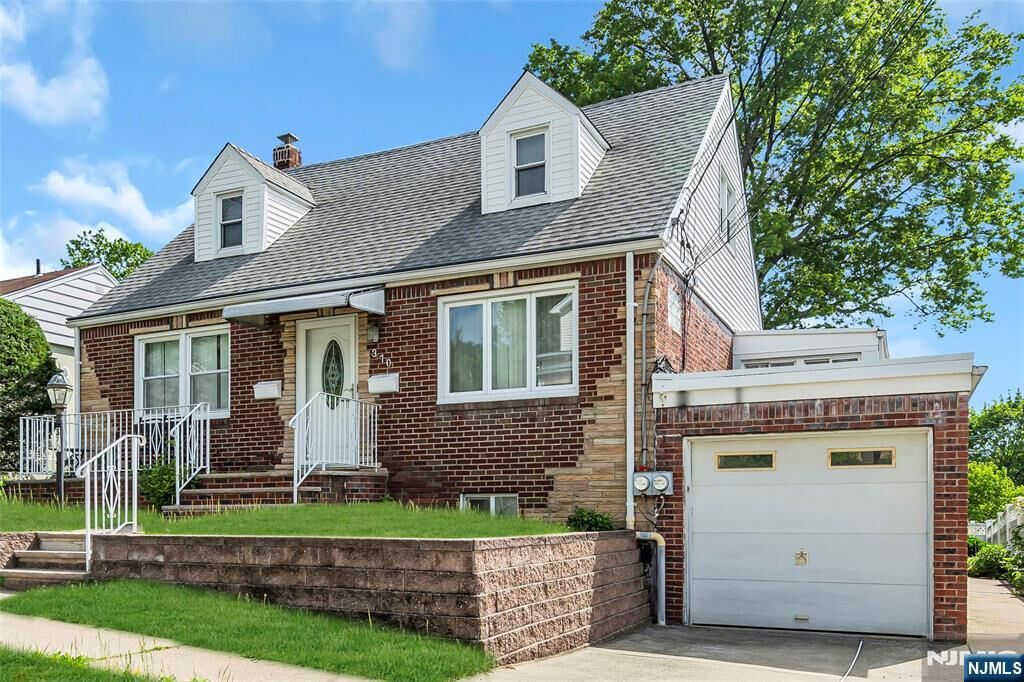 Property Photo:  370 Mason Avenue  NJ 07508 