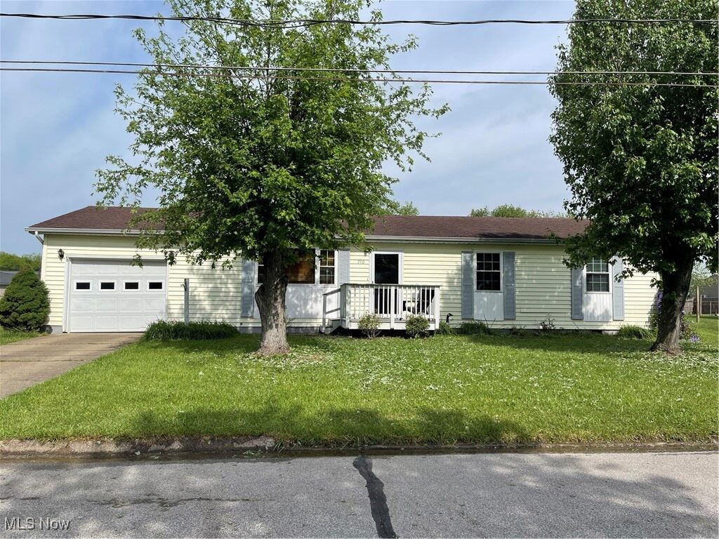 Property Photo: 290 Washington Drive WV 26150
