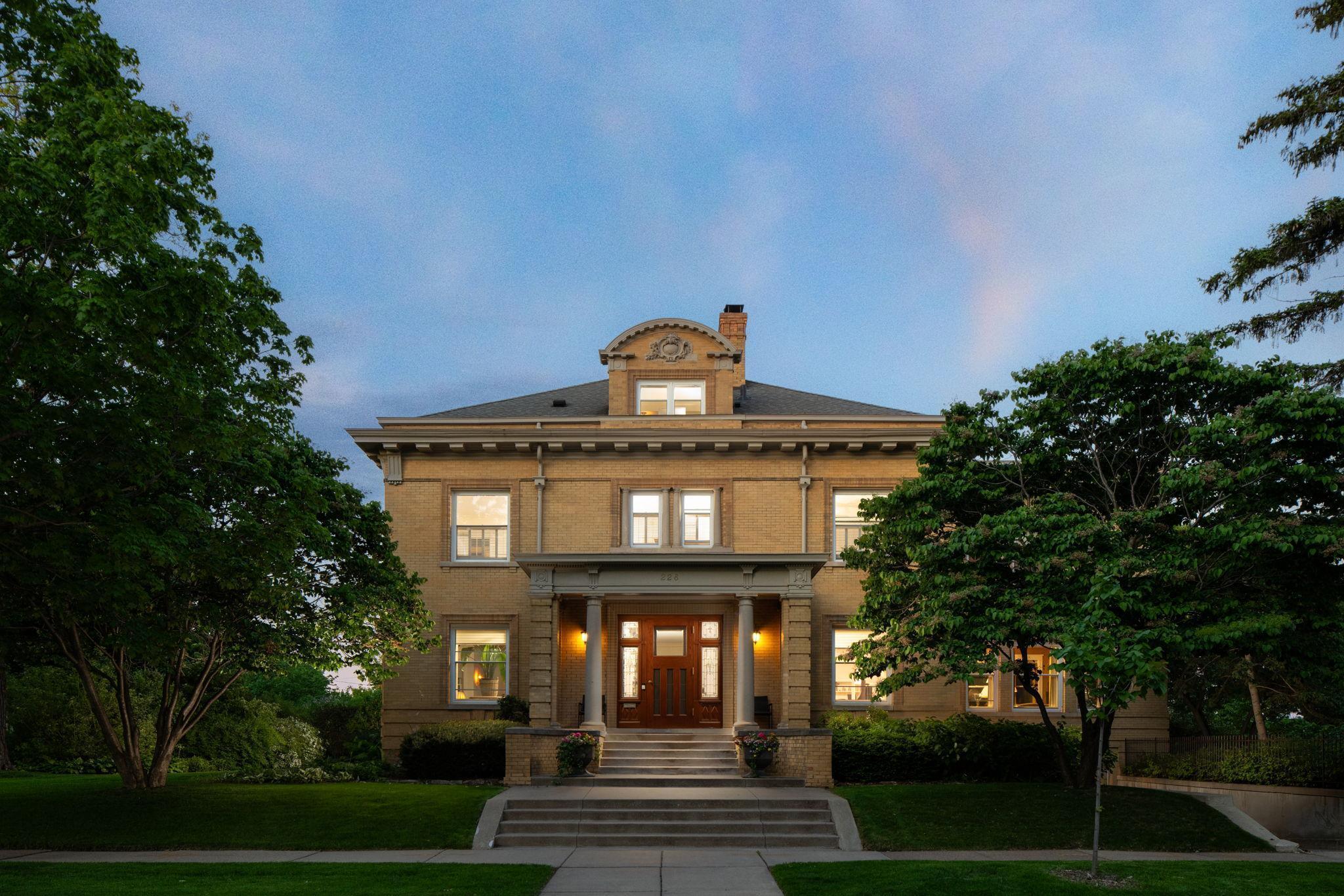 226 Grotto Street S  Saint Paul MN 55105 photo