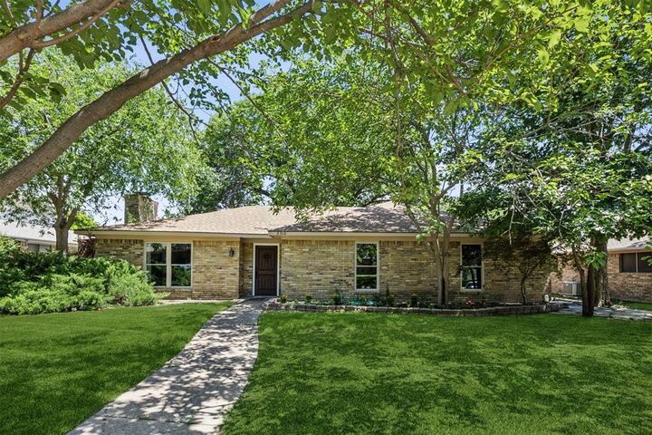 Property Photo: 2310 Bengal Lane TX 75023