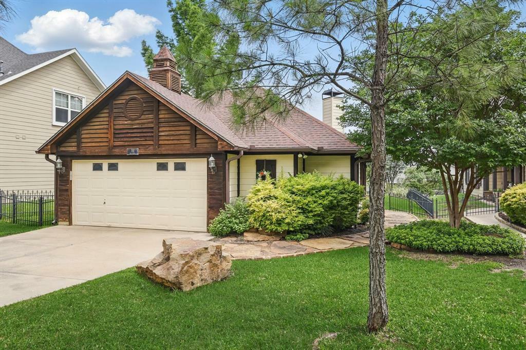Property Photo: 315 Collins Street TX 76226
