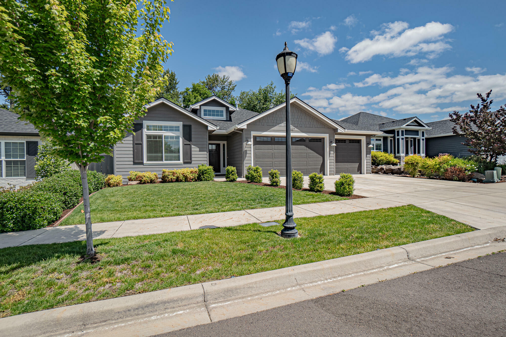 Property Photo: 3857 Arizona Drive OR 97504