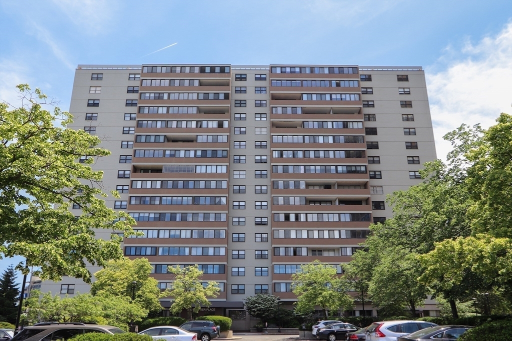 Property Photo:  6 Whittier Pl 12H  MA 02114 