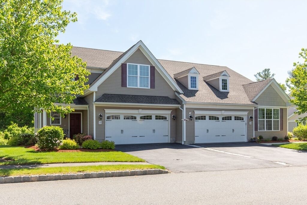 Property Photo:  15 Herrick Dr 15  MA 01844 