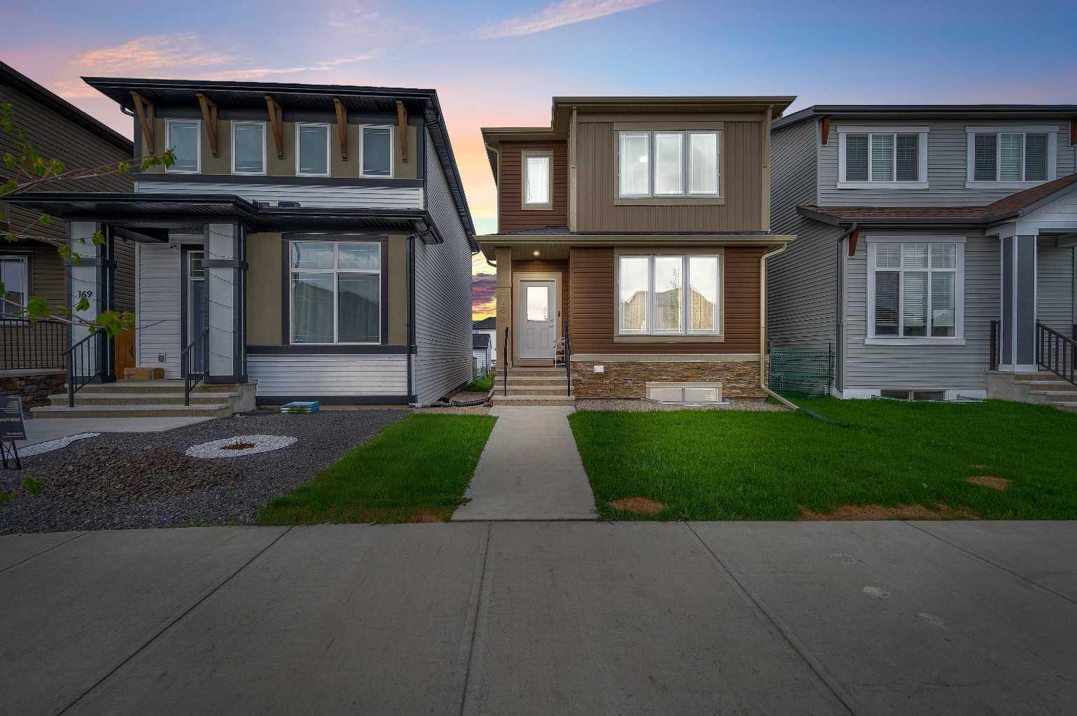 Property Photo: 165 Hotchkiss Way SE AB T3S 0G2