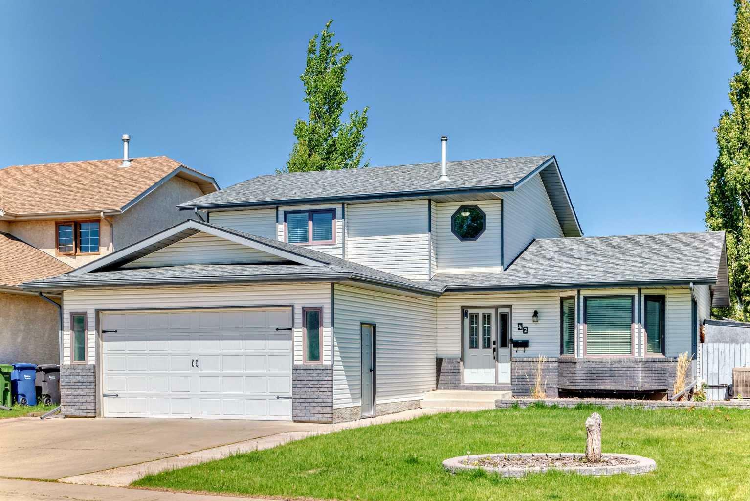 42 Denmark Crescent  Red Deer AB T4R 2K4 photo
