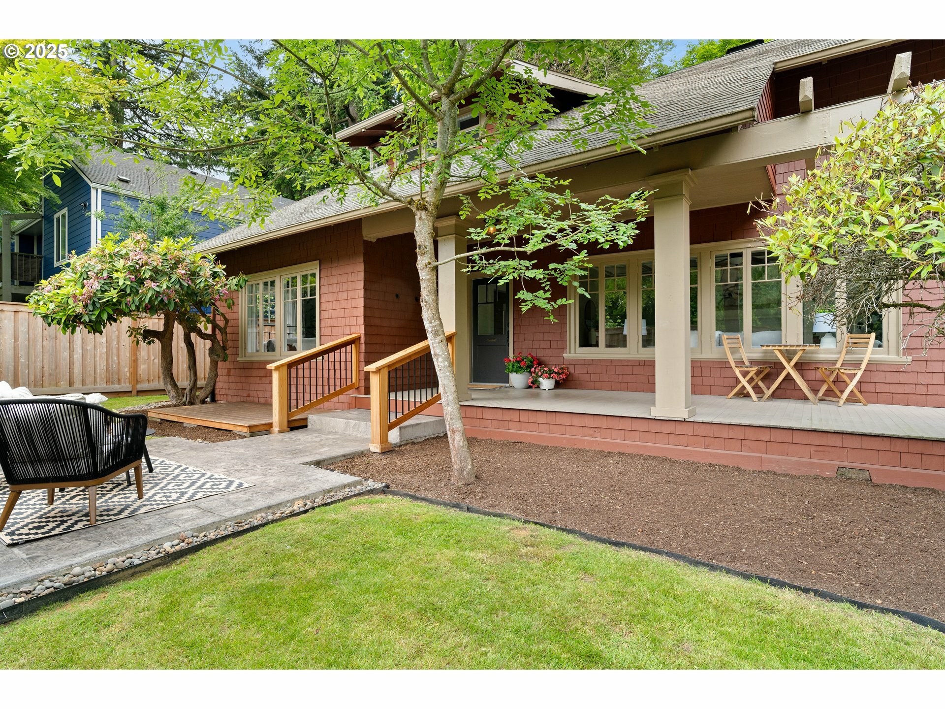 Property Photo: 2340 SW Dolph Ct OR 97219