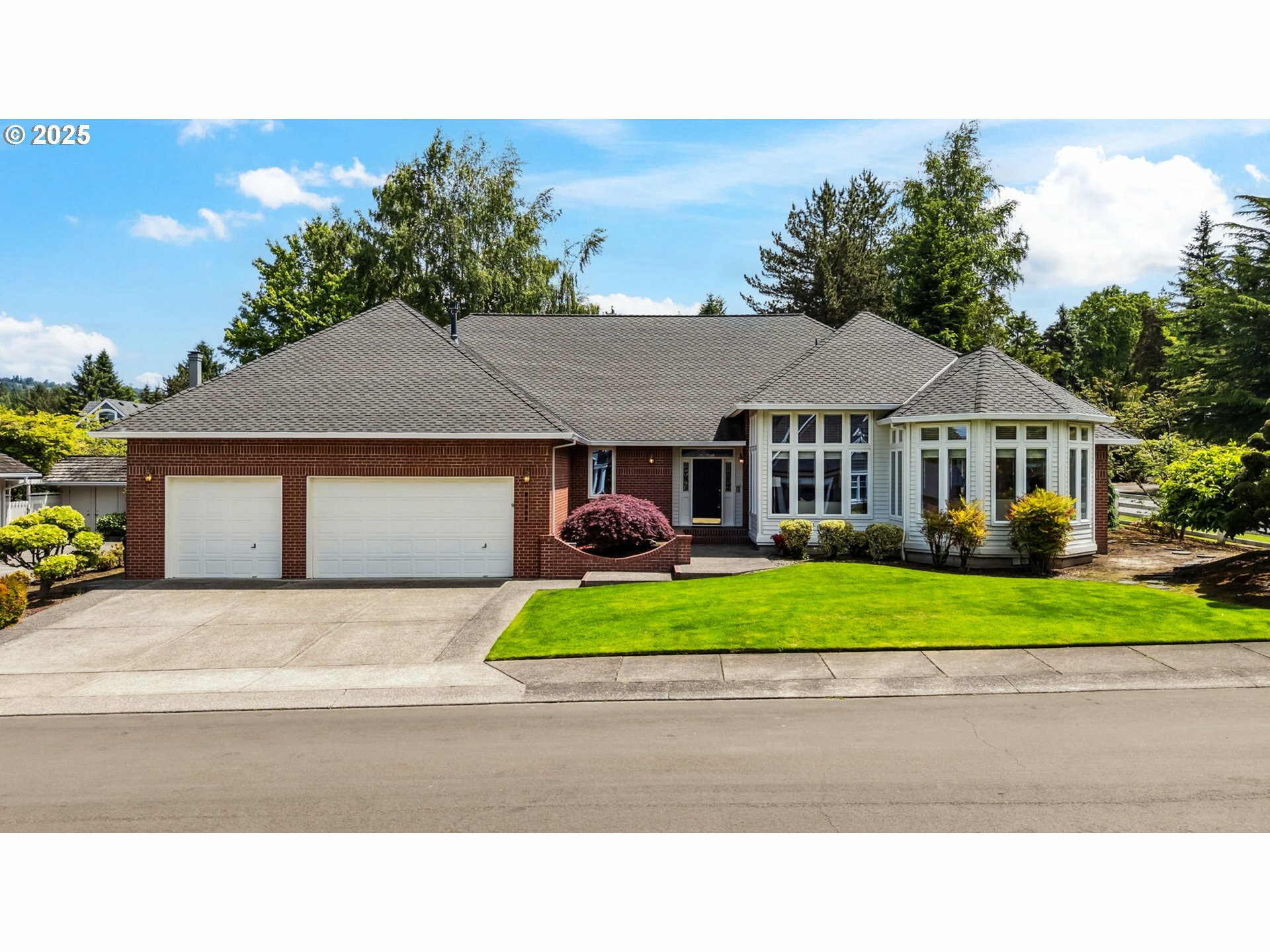 Property Photo: 13558 NW Countryview Way OR 97229