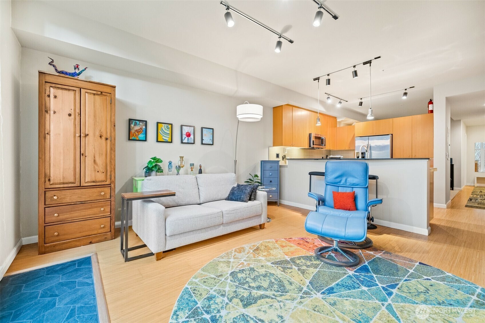 Property Photo: 17 W Mercer Street 206 WA 98119