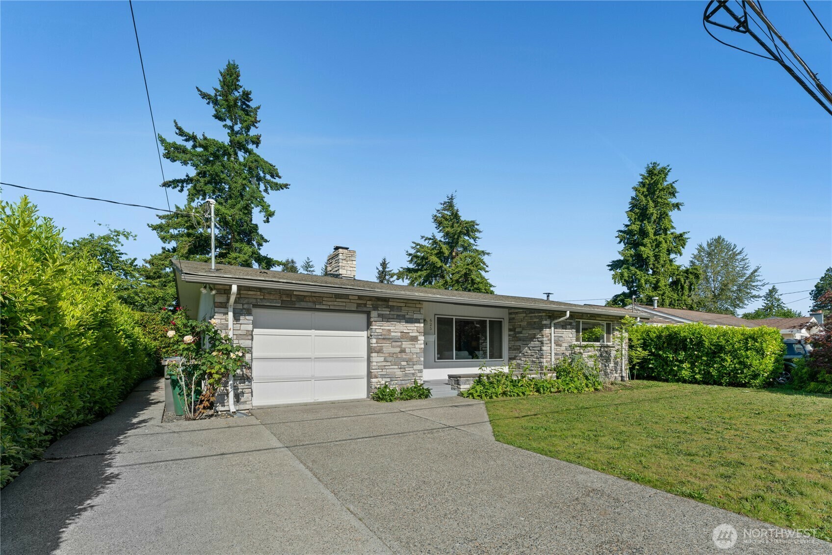 Property Photo:  625  Kirkland Avenue NE  WA 98056 