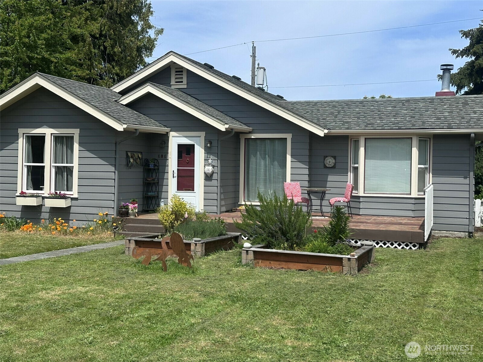 Property Photo: 131 W 12th Street WA 98362