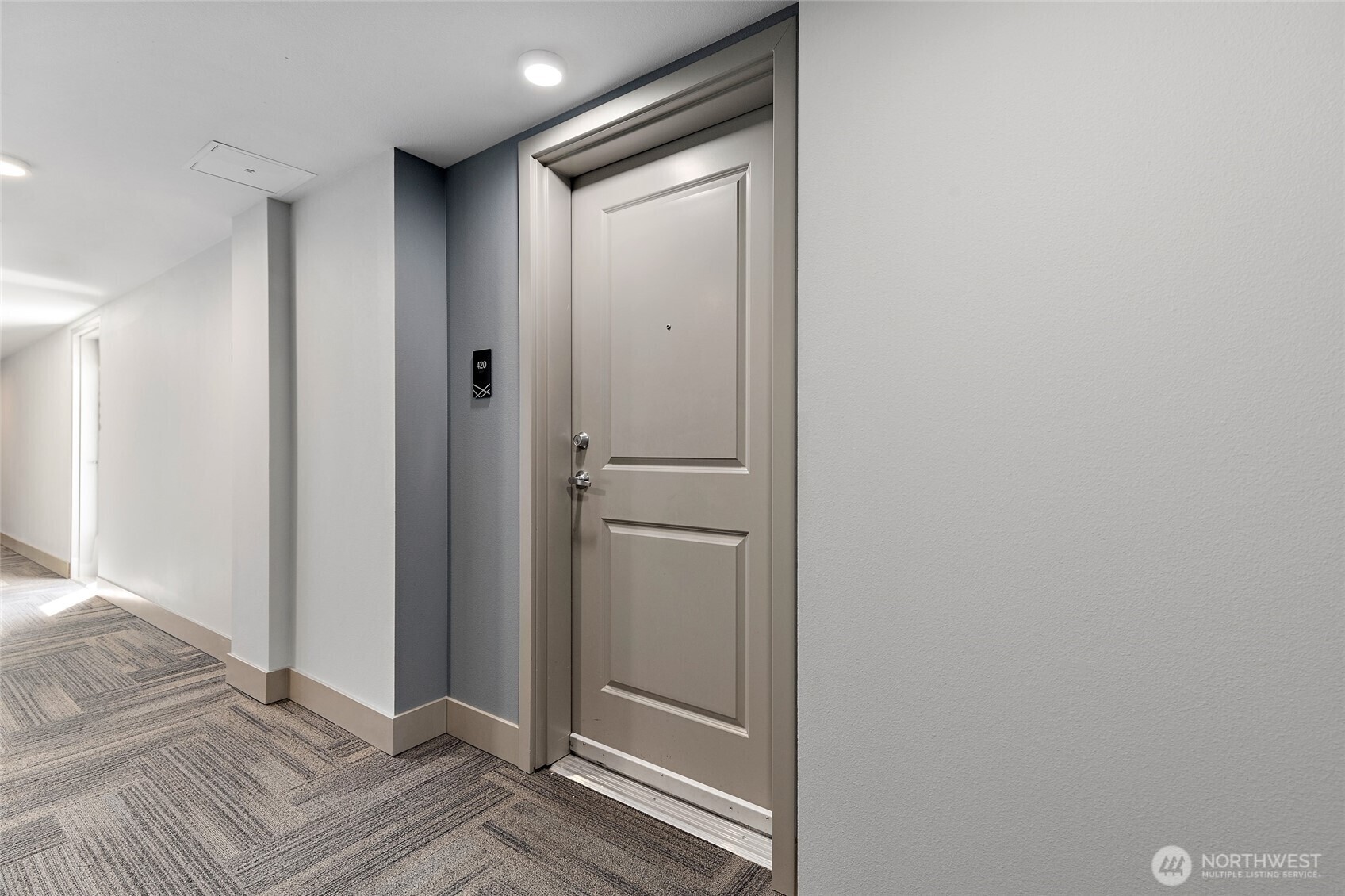 Property Photo:  50  Pine Street 420  WA 98020 
