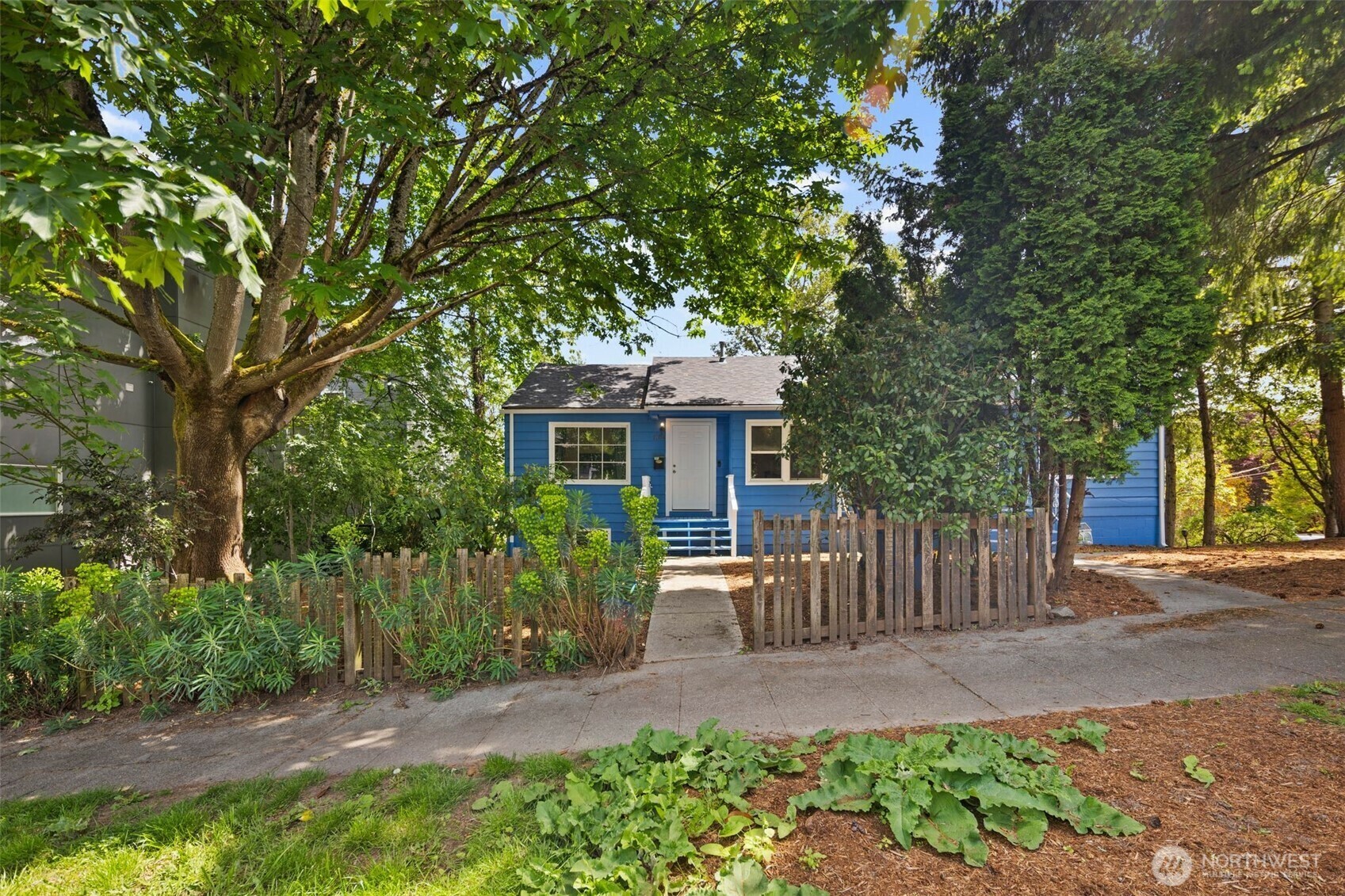Property Photo:  1704  27th Avenue  WA 98122 