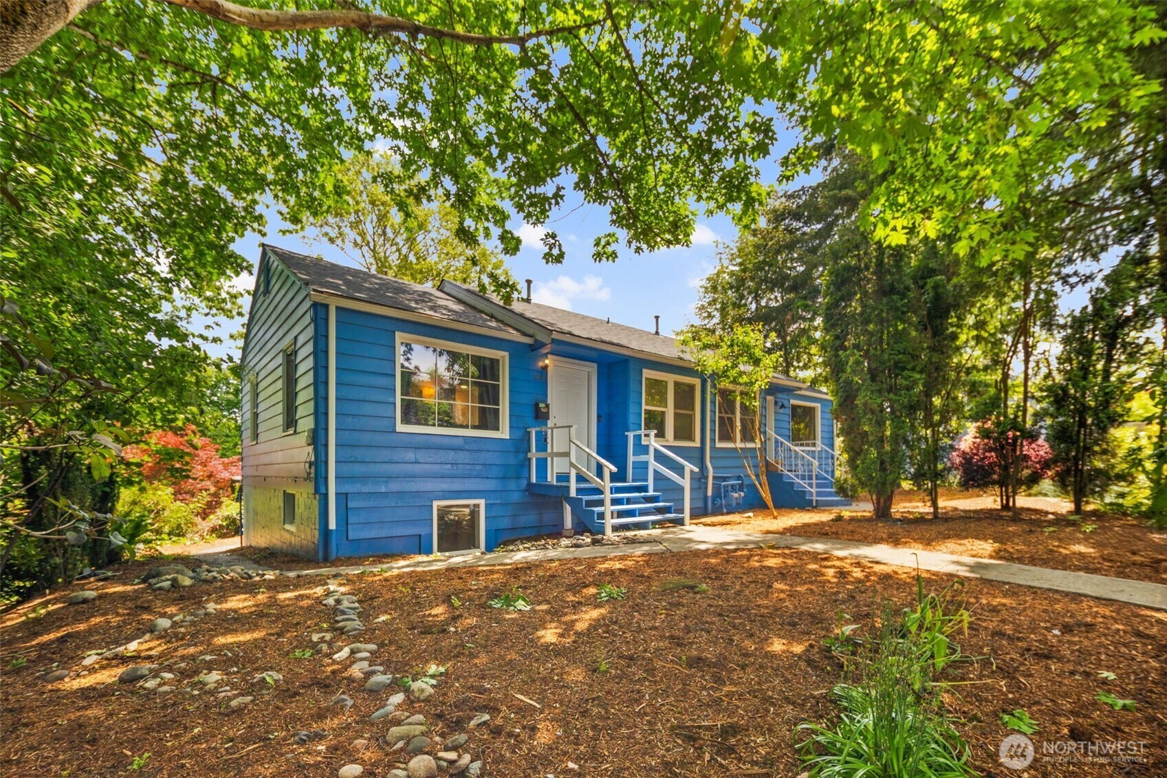 Property Photo: 1704 27th Avenue WA 98122
