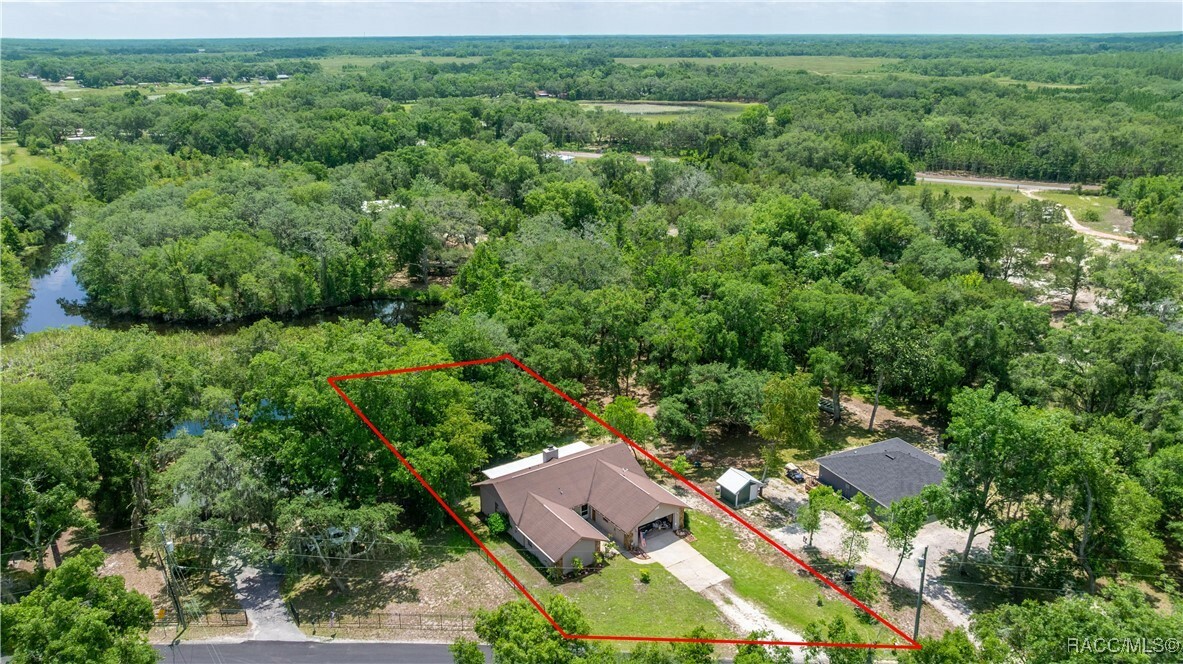 Property Photo: 1179 N Point Lonesome Road FL 34453