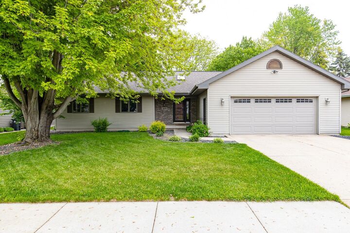 1074 Pendleton Road  Neenah WI 54956 photo