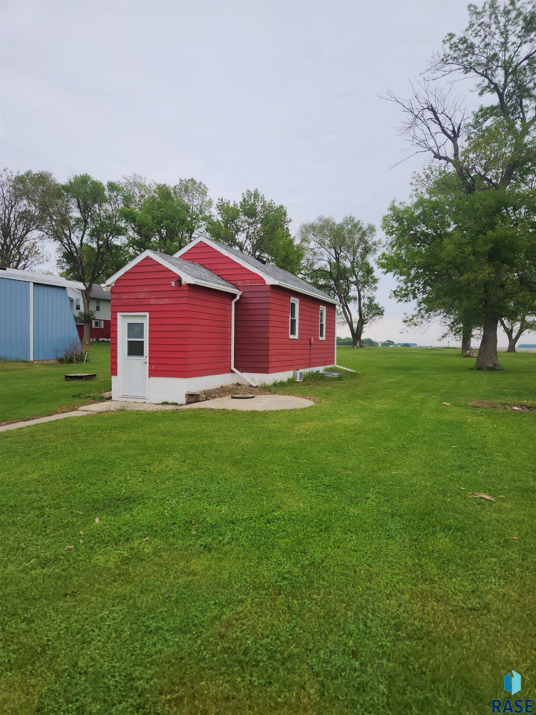 Property Photo: 787 70th Ave MN 56116