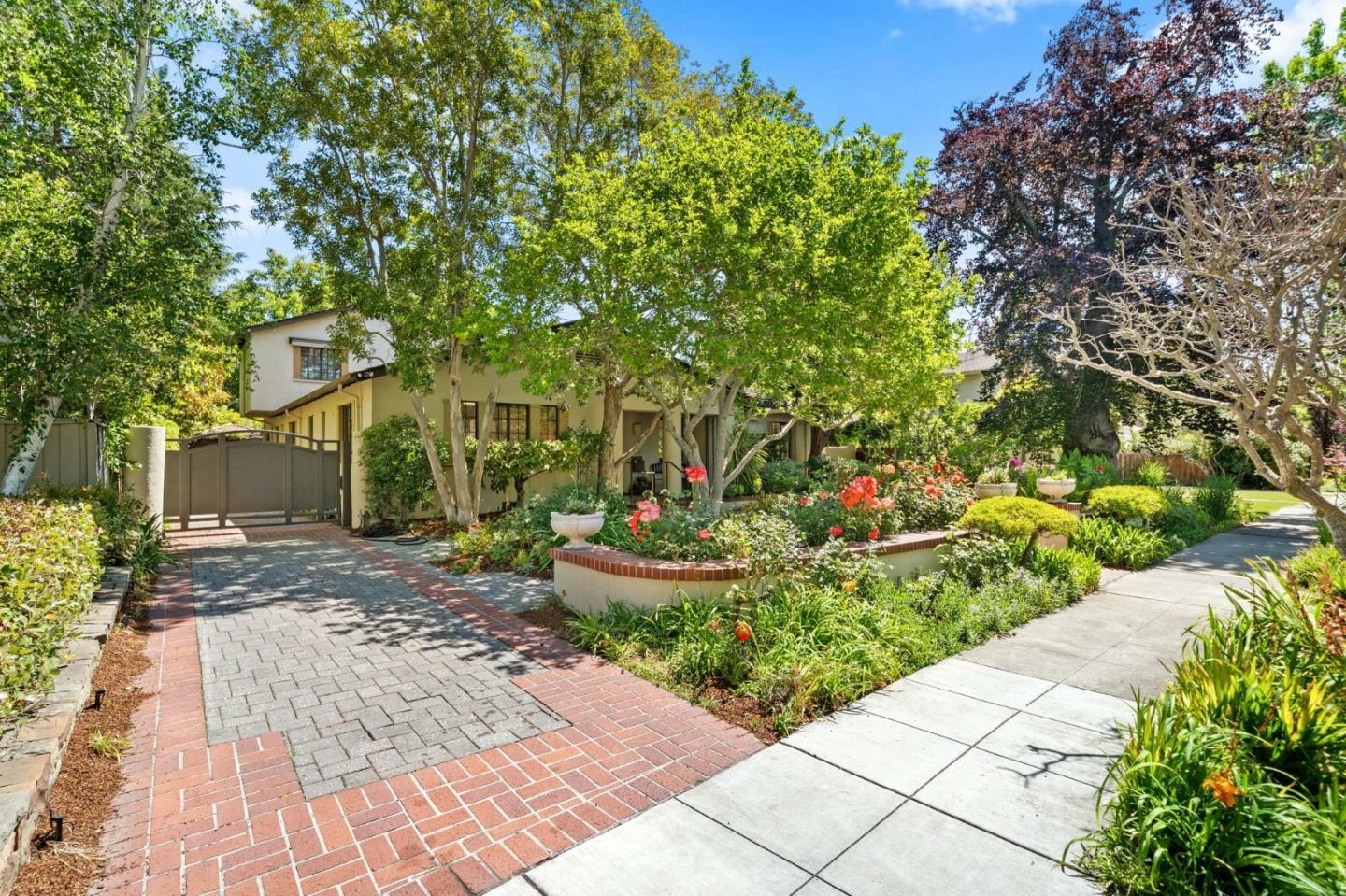 Property Photo:  2365 Waverley Street  CA 94301 