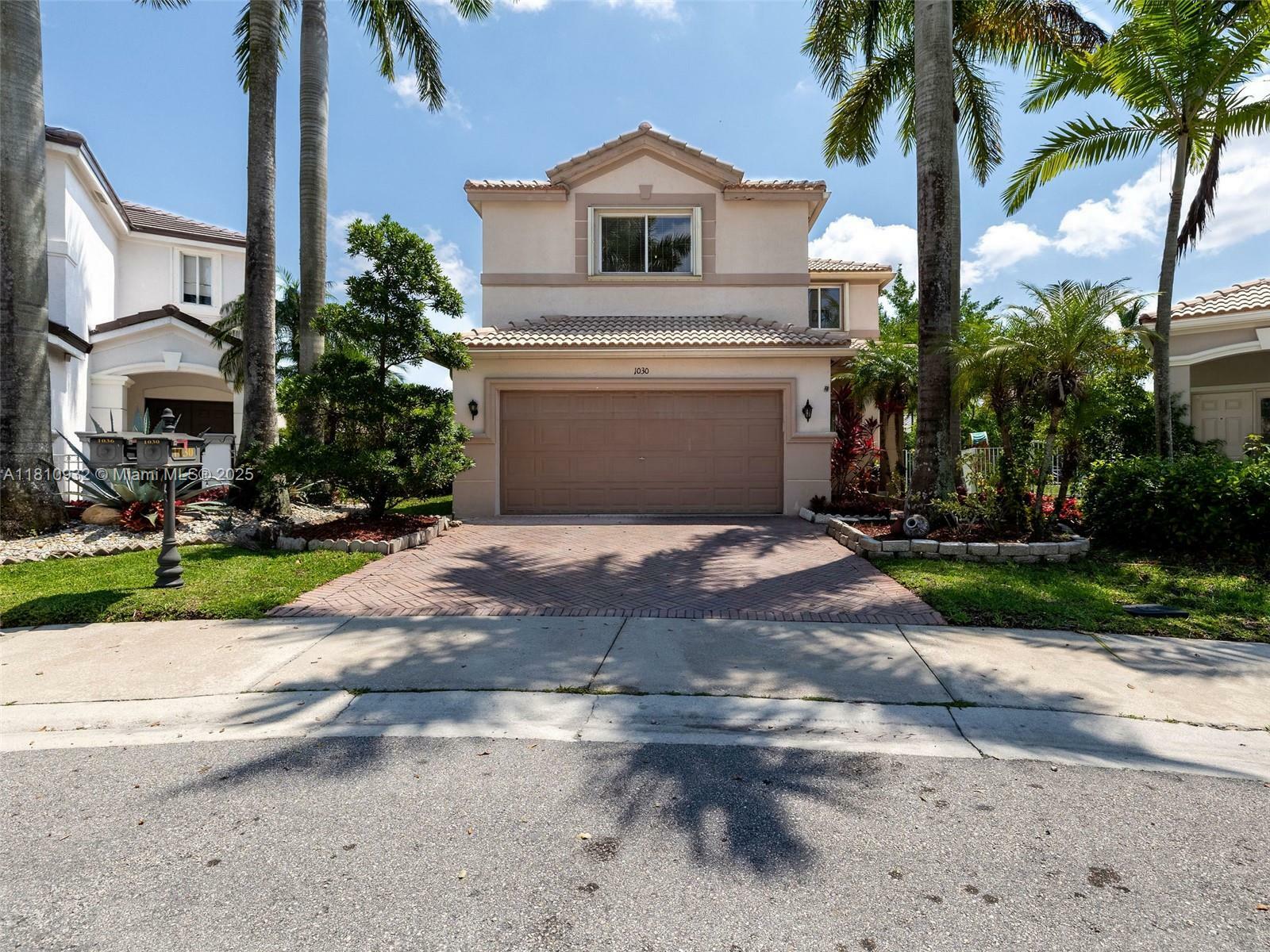 Property Photo: 1030 Bamboo Ln FL 33327