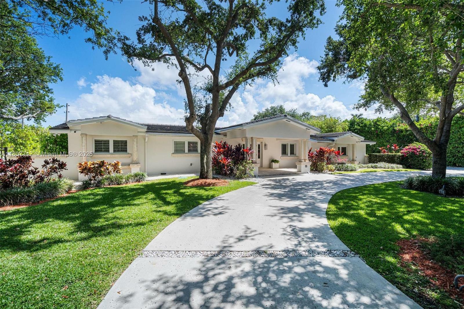 7160 SW 124th St  Pinecrest FL 33156 photo