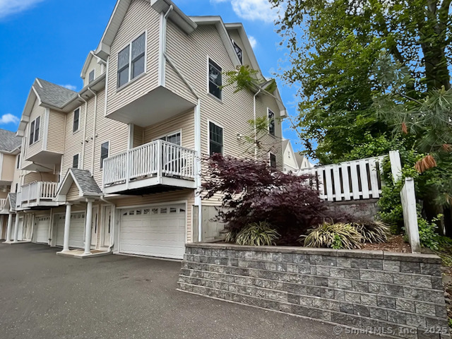 Property Photo: 40 Ferris Avenue Apt 6 CT 06854