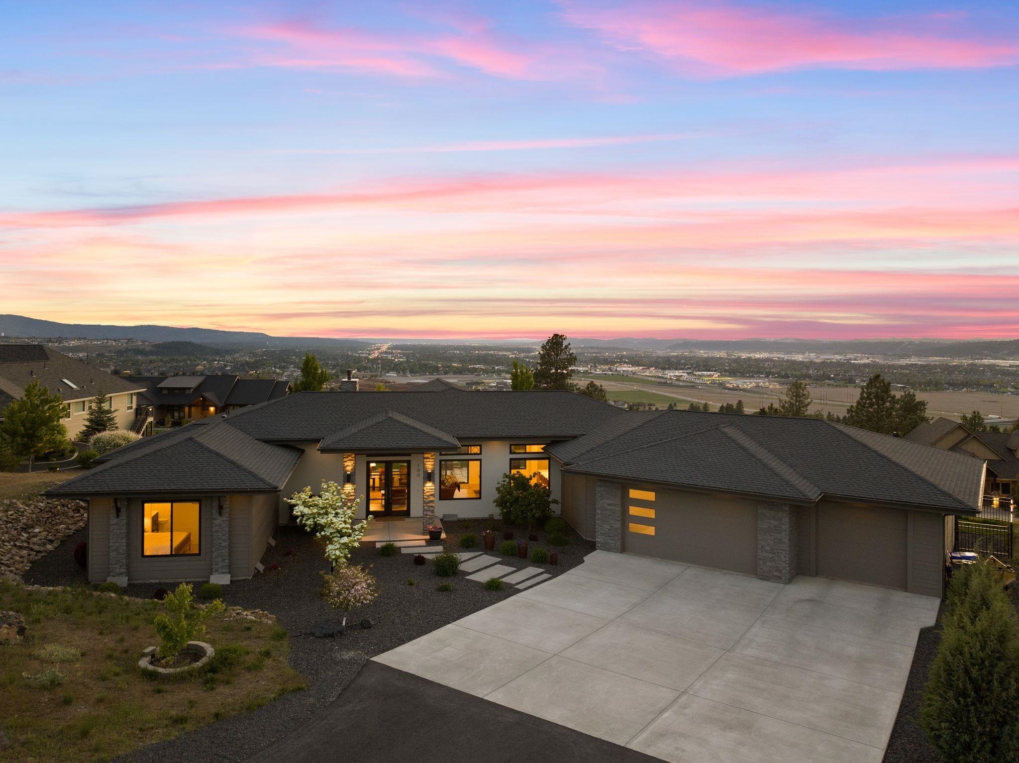 Property Photo: 160 N Legend Tree Dr WA 99019