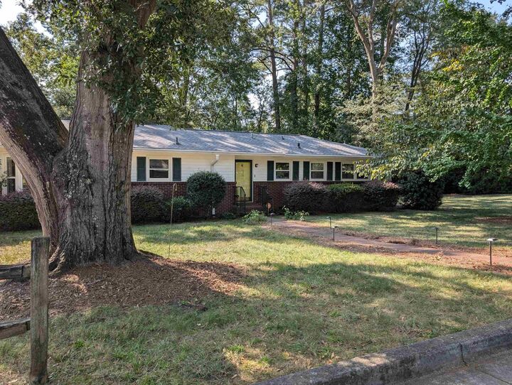 Property Photo:  109 Kent Place  SC 29307 