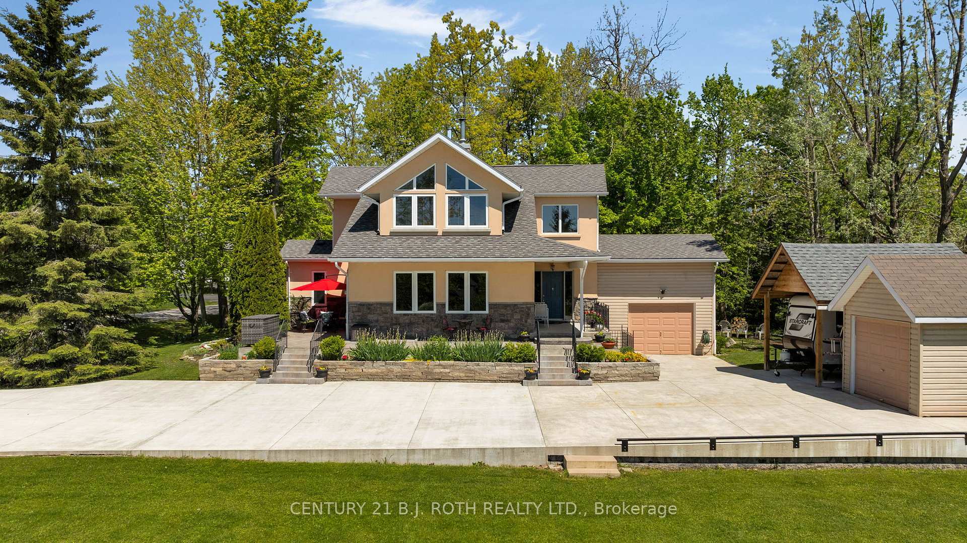 3809 East Street  Innisfil ON L9S 2L9 photo