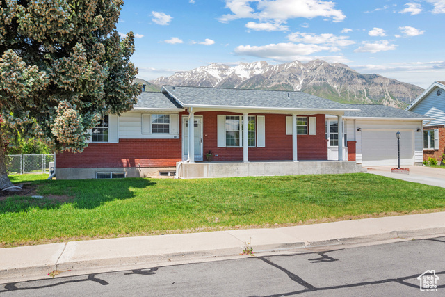 Property Photo: 907 E 600 N UT 84097