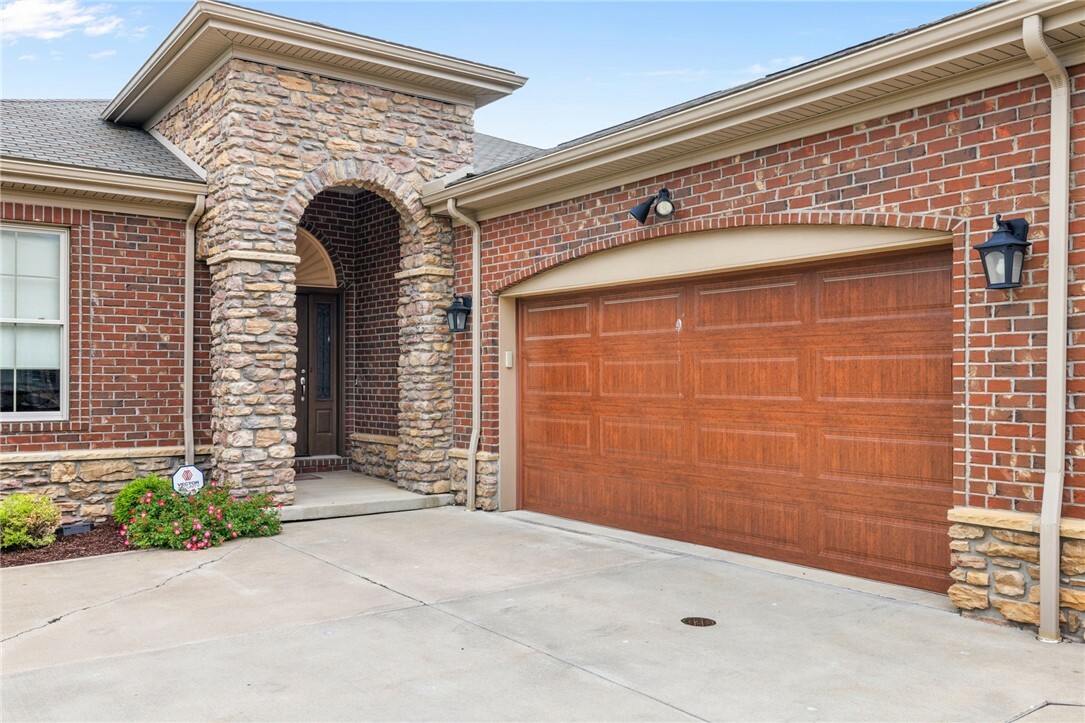 Property Photo: 209 Lucca Lane PA 15241