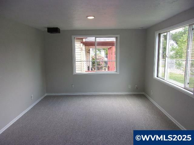 Property Photo:  135 23rd St NE  OR 97301 
