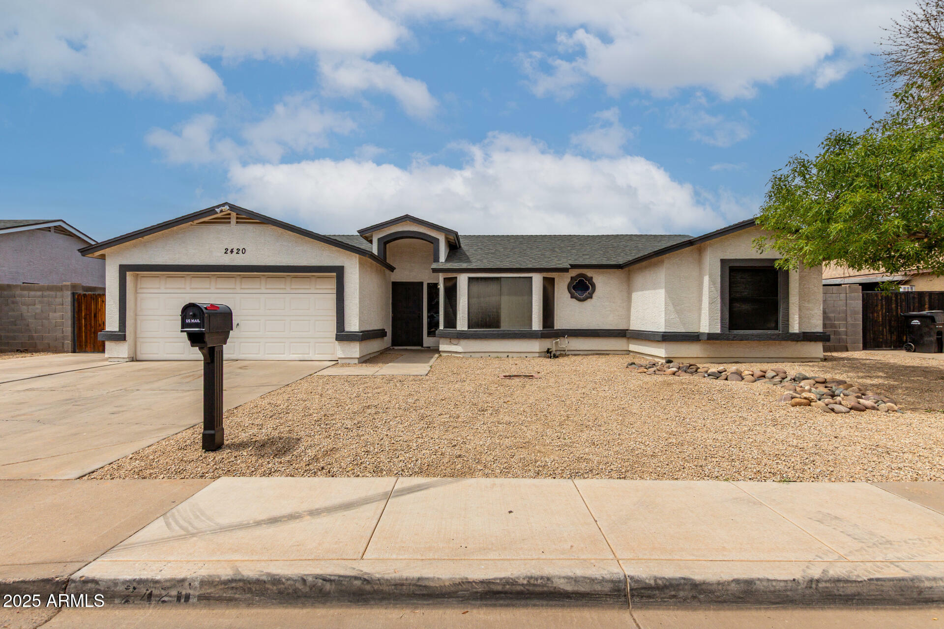 Property Photo: 2420 E Garnet Avenue AZ 85204