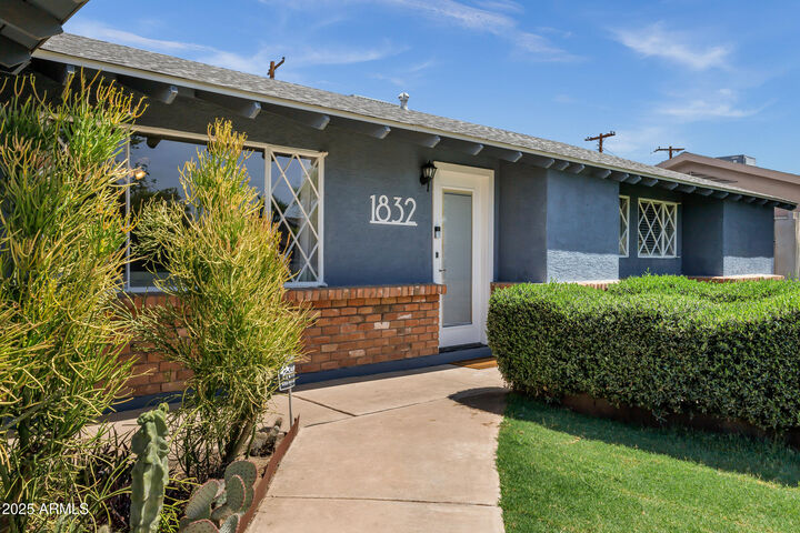 Property Photo: 1832 E Concorda Drive AZ 85282