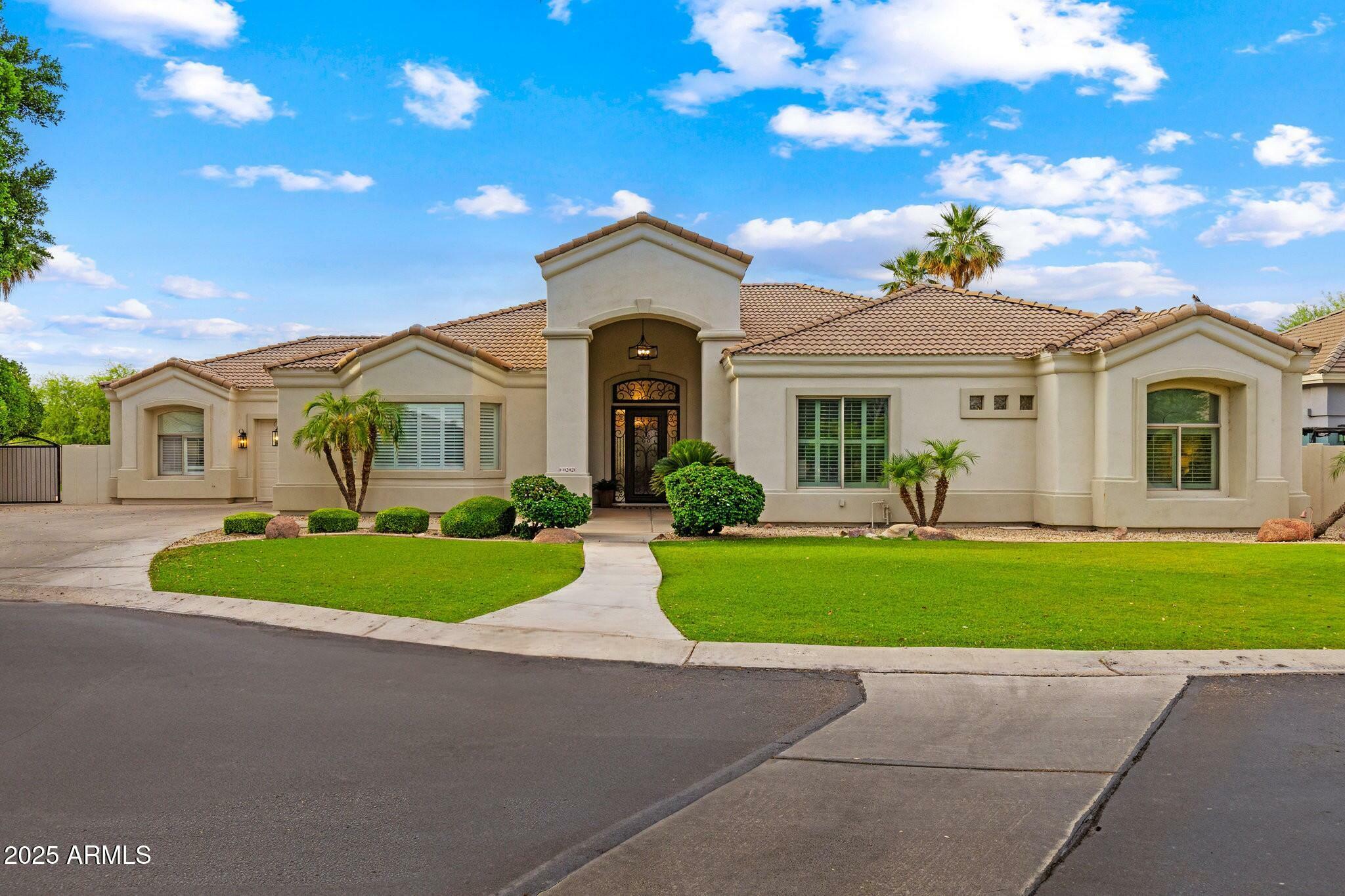 Property Photo: 2625 N 24th Street 22 AZ 85213