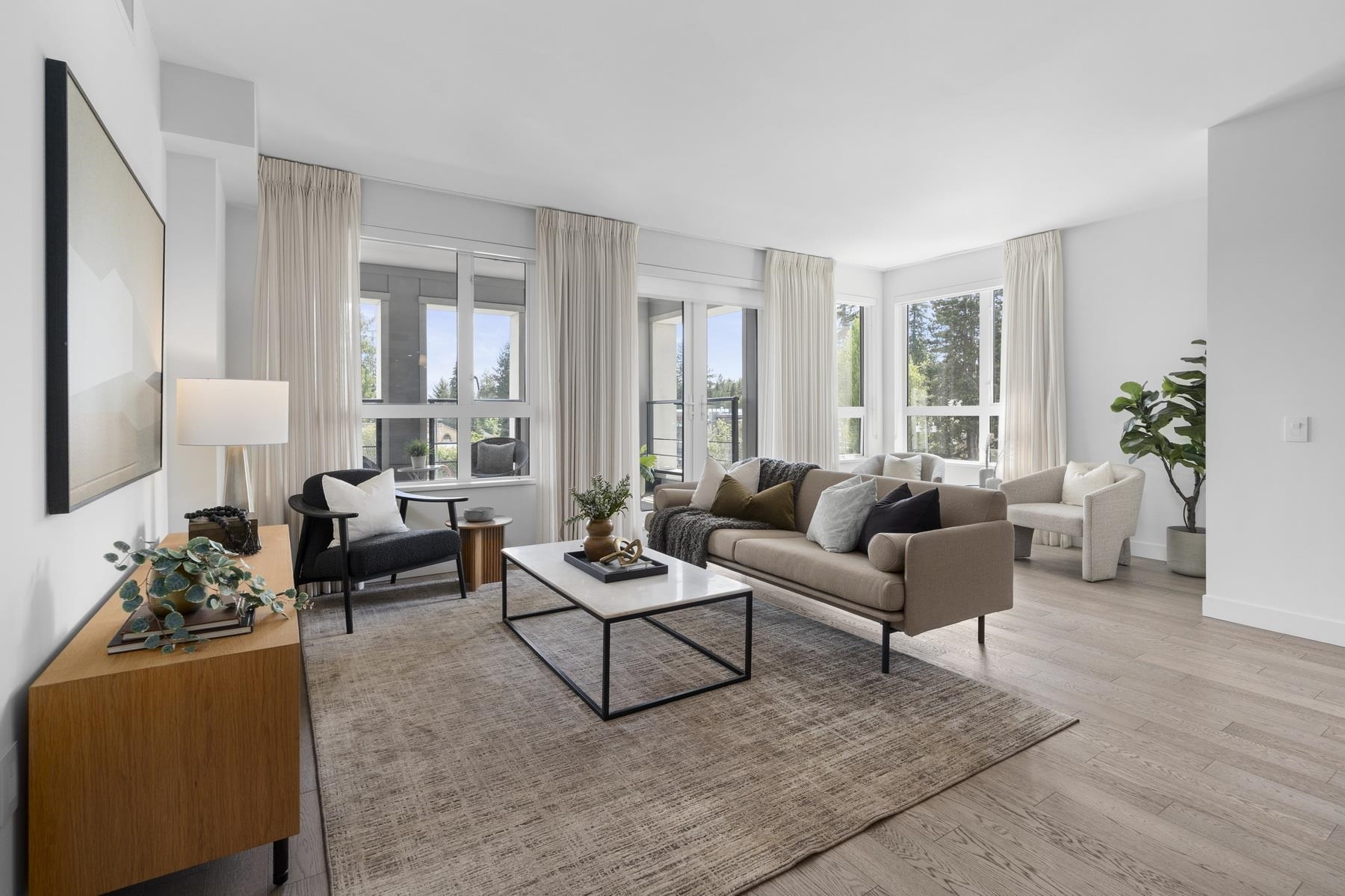 Property Photo: 3220 Connaught Crescent 312 BC V7R 0A5