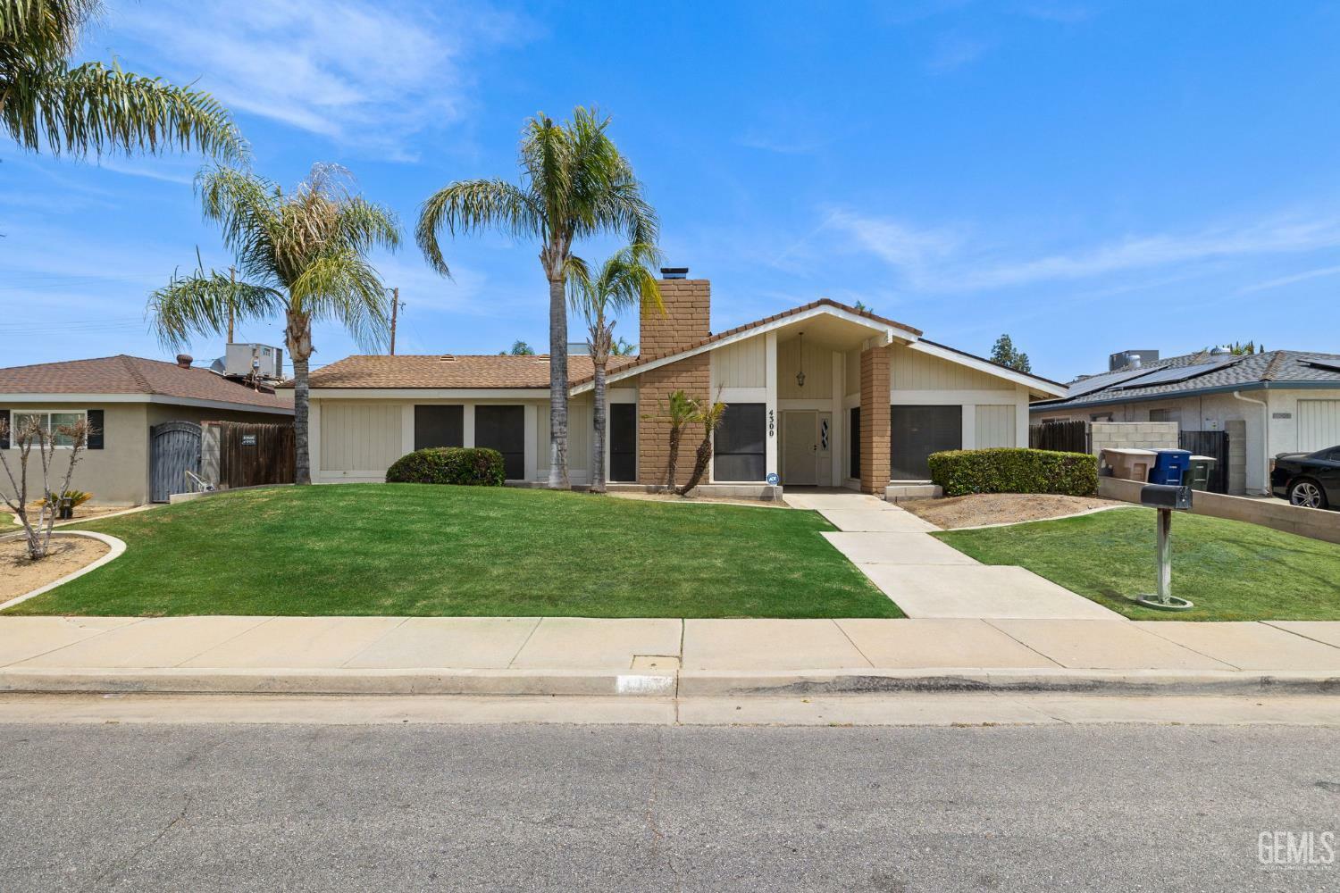Property Photo: 4300 Cambridge Drive CA 93306