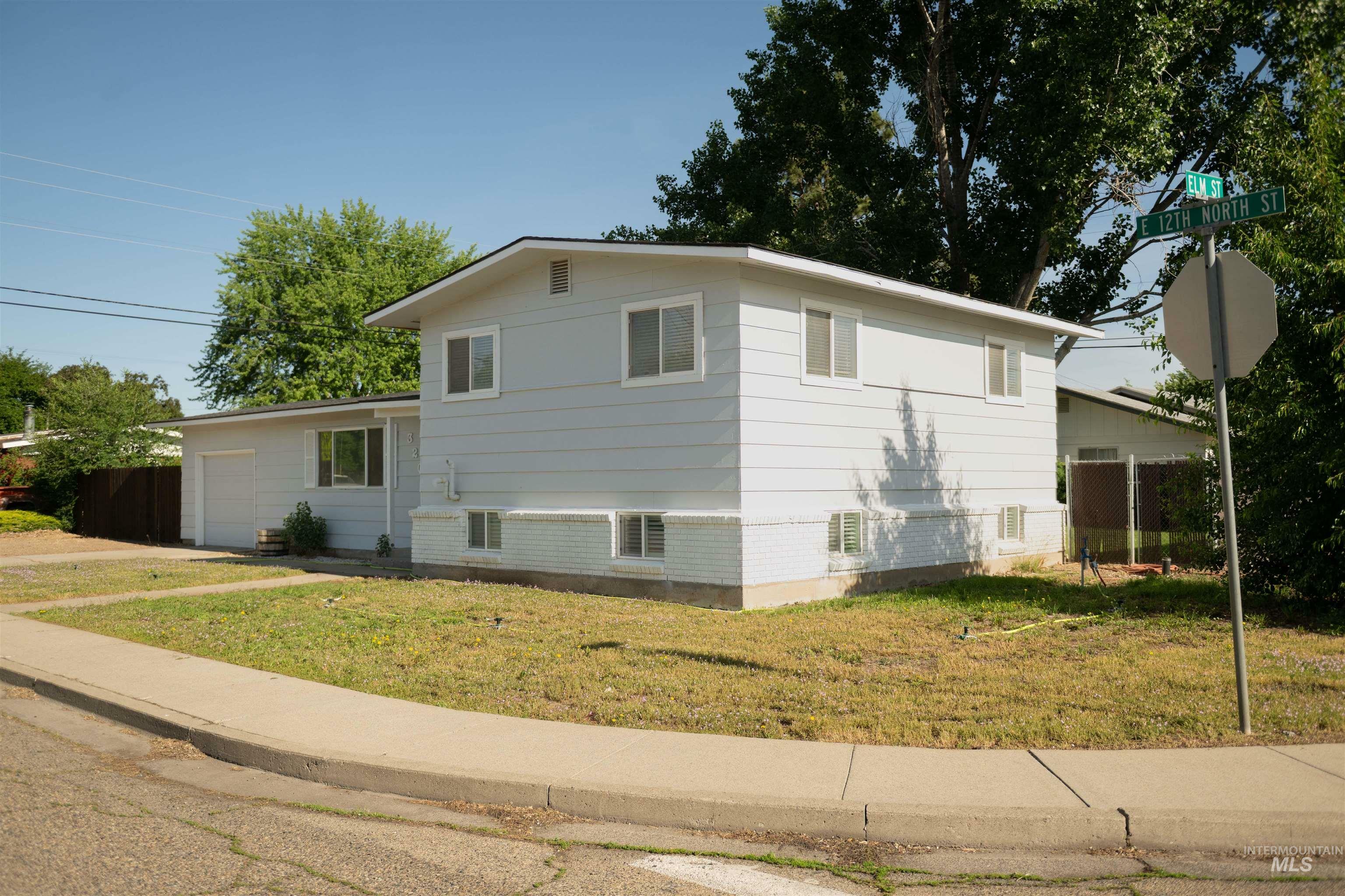 Property Photo: 320 E 12th N ID 83647
