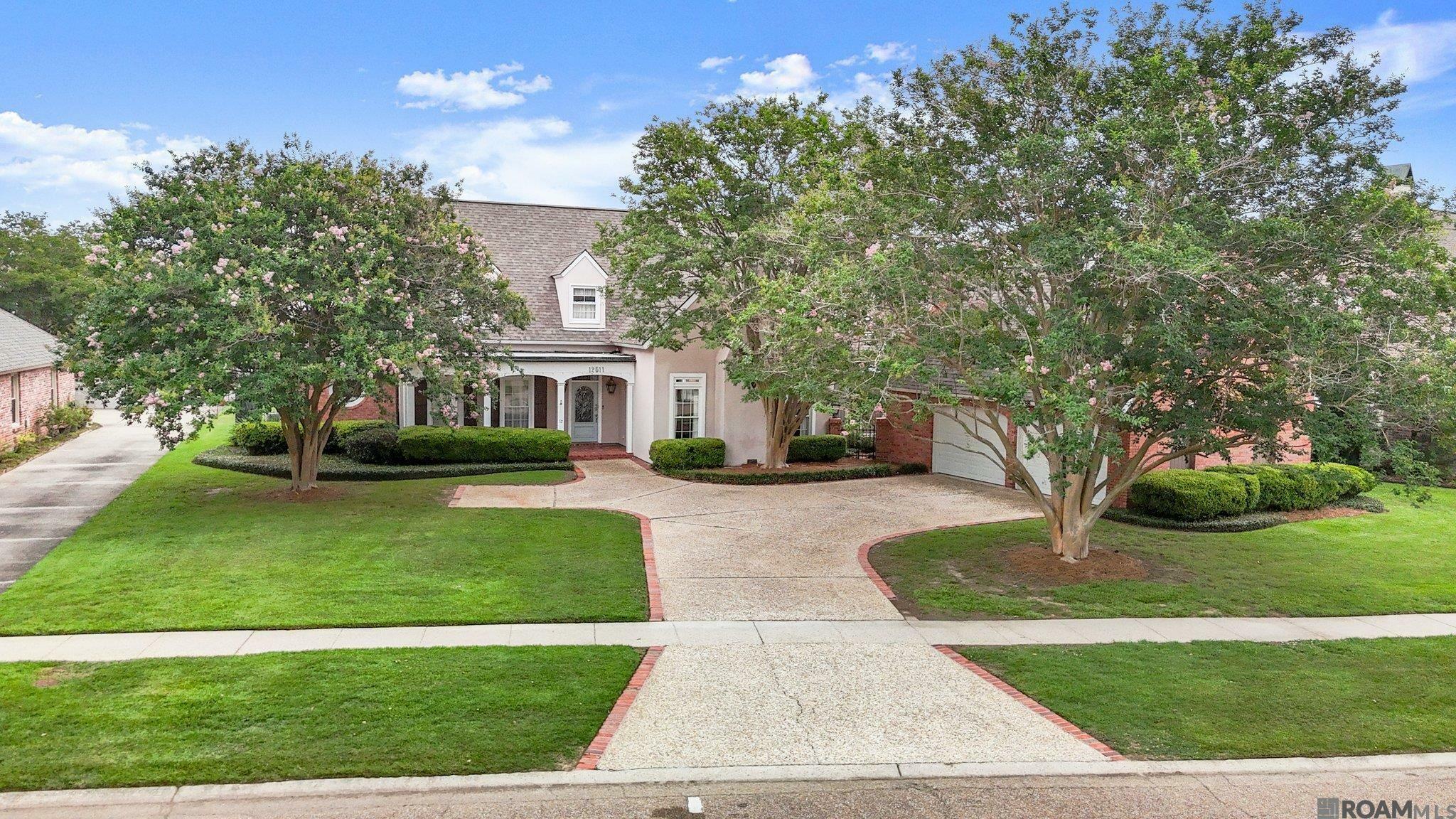 Property Photo: 12511 S Lake Sherwood Ave LA 70816