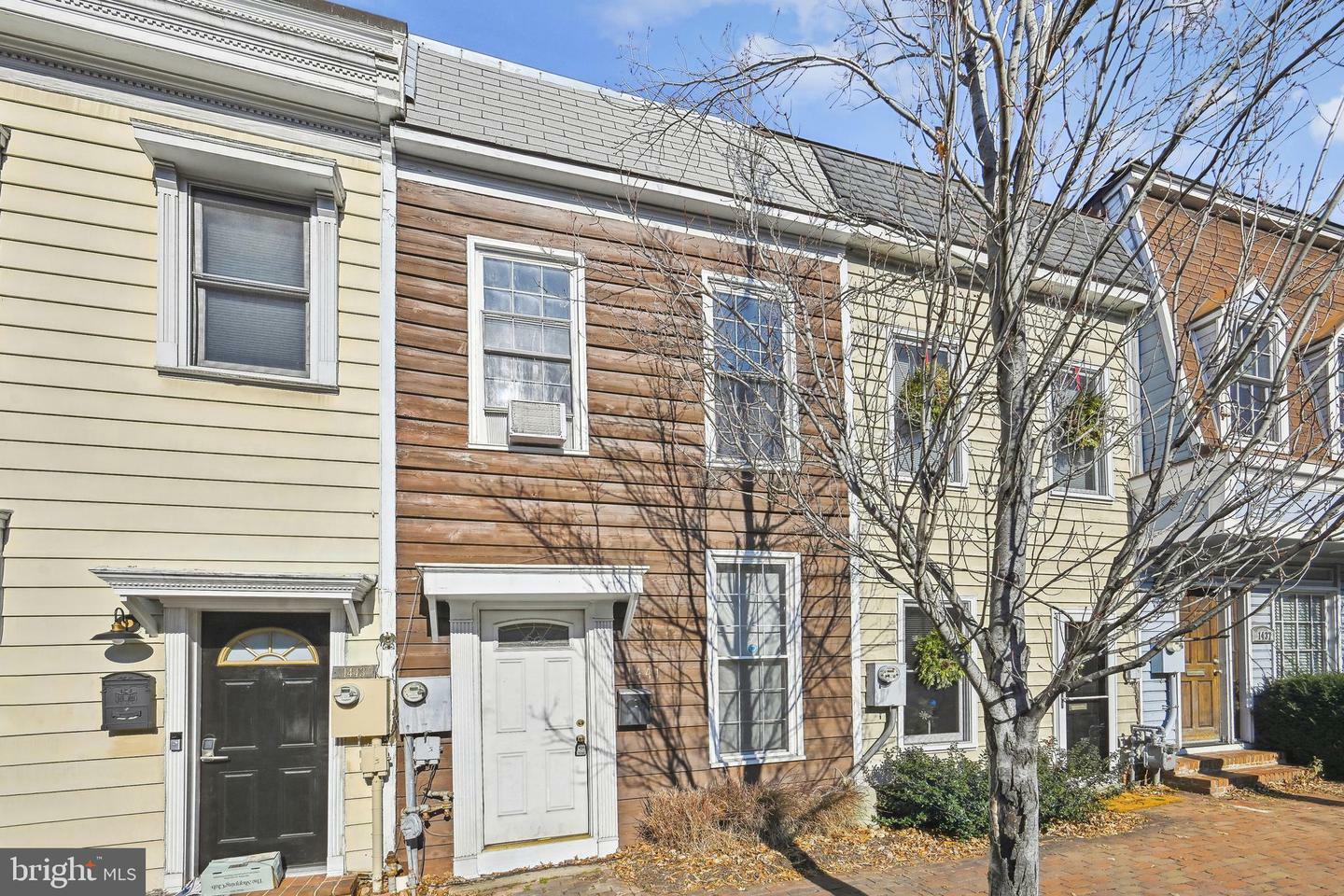 Property Photo: 1441 Duke Street VA 22314