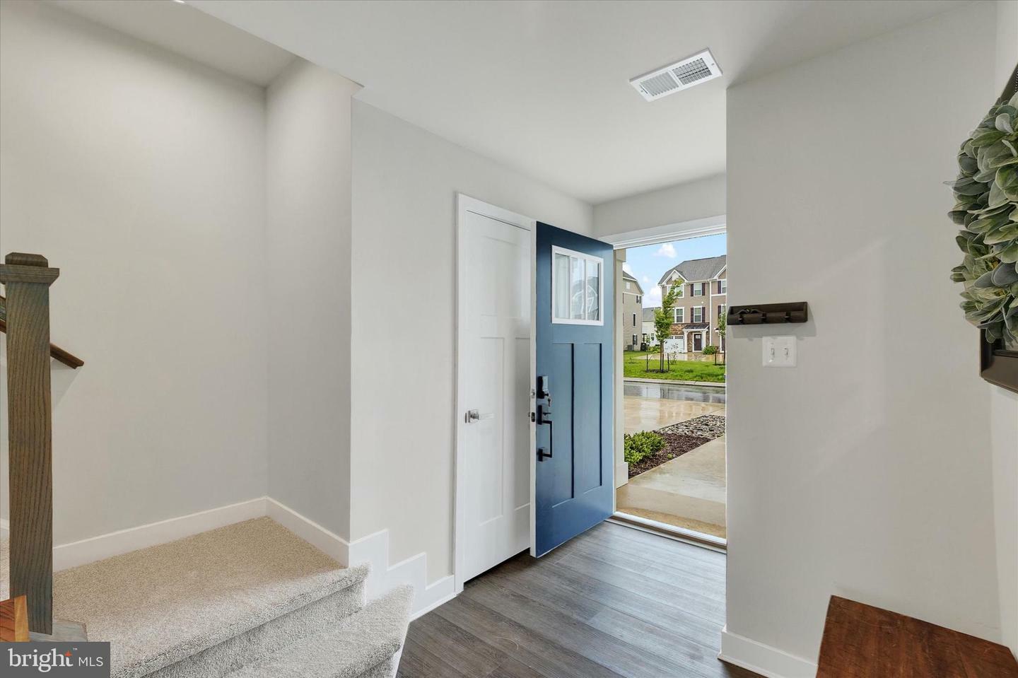 Property Photo: 118 Fletcher Circle DE 19709