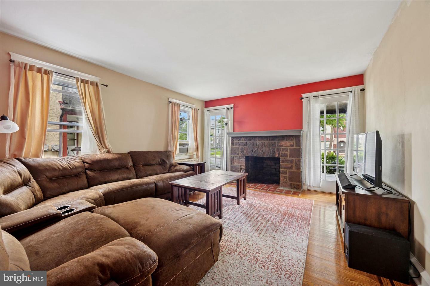 Property Photo: 904 Alexander Avenue PA 19026